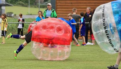 Elia, der "Ruud Gullit" von Sulz/LU am 2. Bubble Fussball Turnier des FC Hitzkirch auf dem Sportplatz Hegler Hitzkirch.